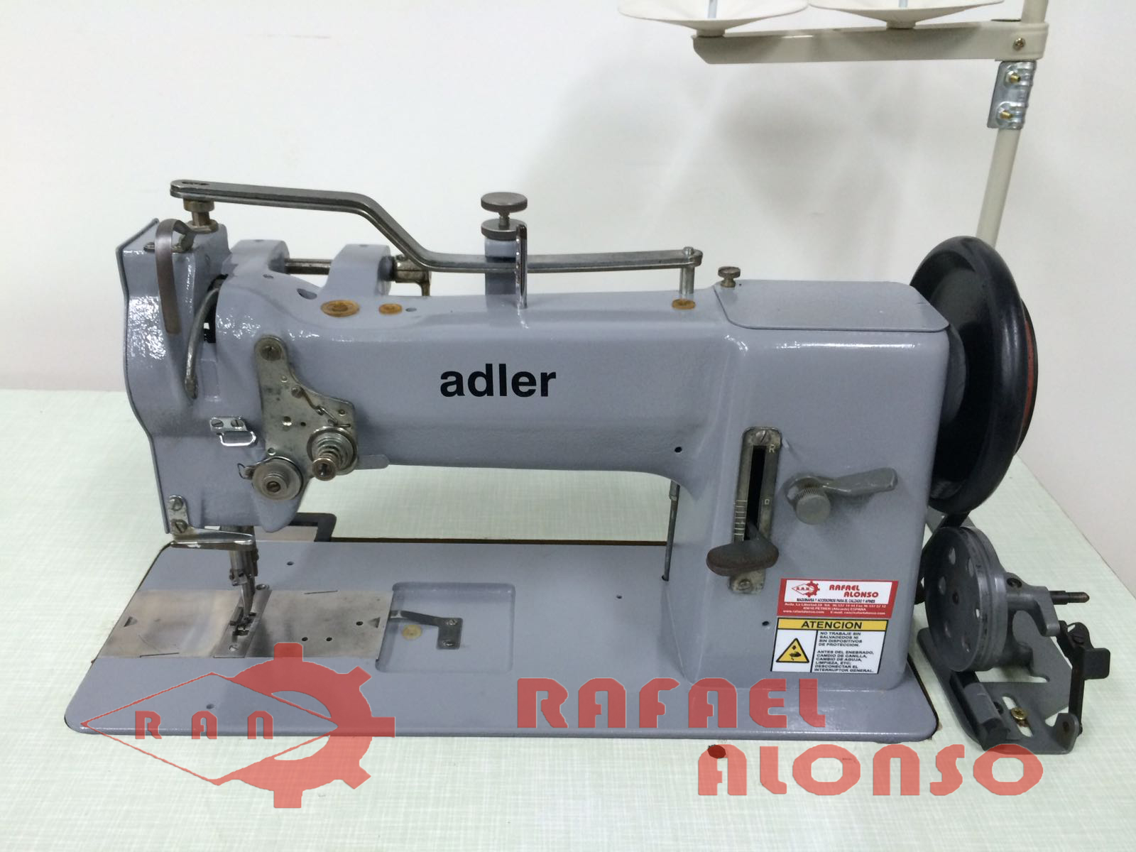 Ref.1030 Máquina de coser plana,Triple Arrastre SINGER 211 – Rafael Alonso