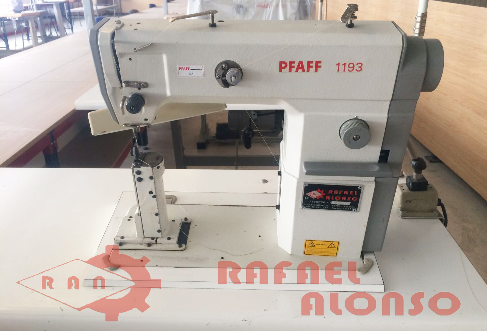 Ref.1174 Máquina de Coser de columna PFAFF – Rafael Alonso